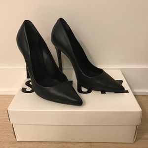 SCHUTZ “Gilberta” Leather Pumps in Black, US 7.5